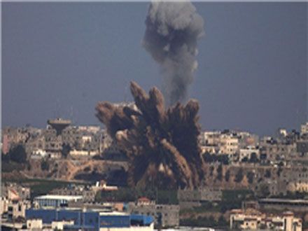 افزایش شمار تلفات غزه به 105 شهید و 700 زخمی /فرودگاه تل آویو مورد هدف قرار گرفت