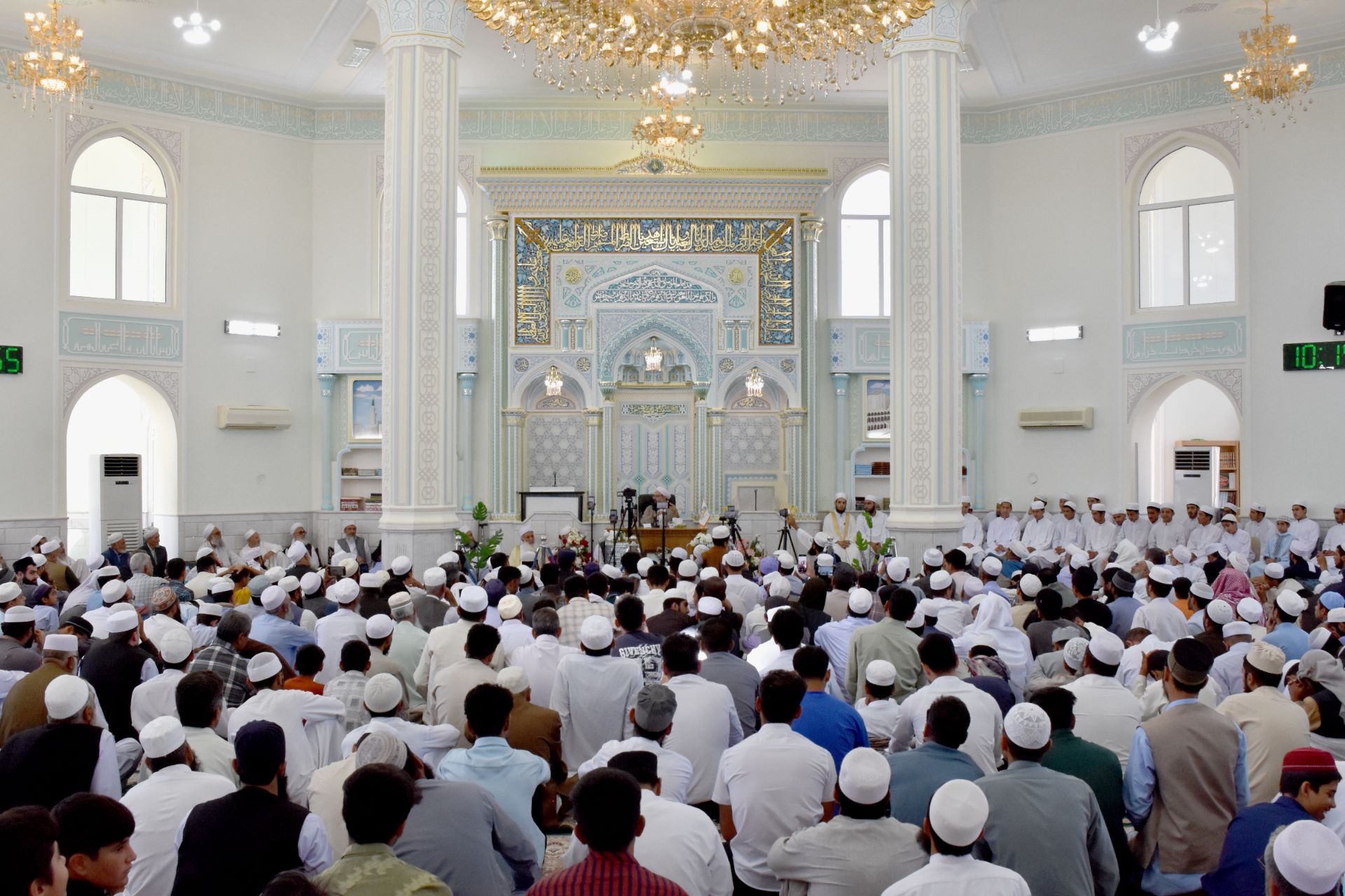 برگزاری مراسم تقدیر از ۲۸ حافظ قرآن کریم در مدرسه دینی انوارالعلوم خیرآباد